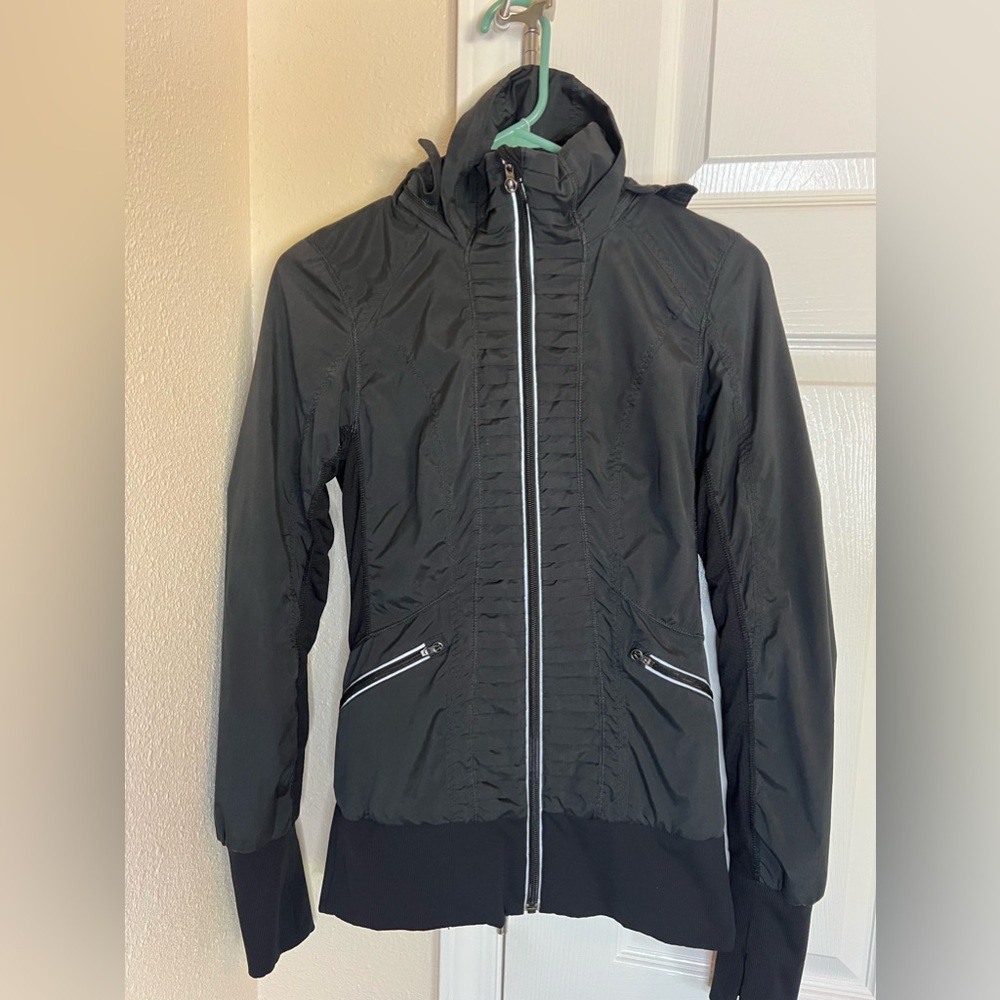 Lululemon size 4 black jacket with a hood